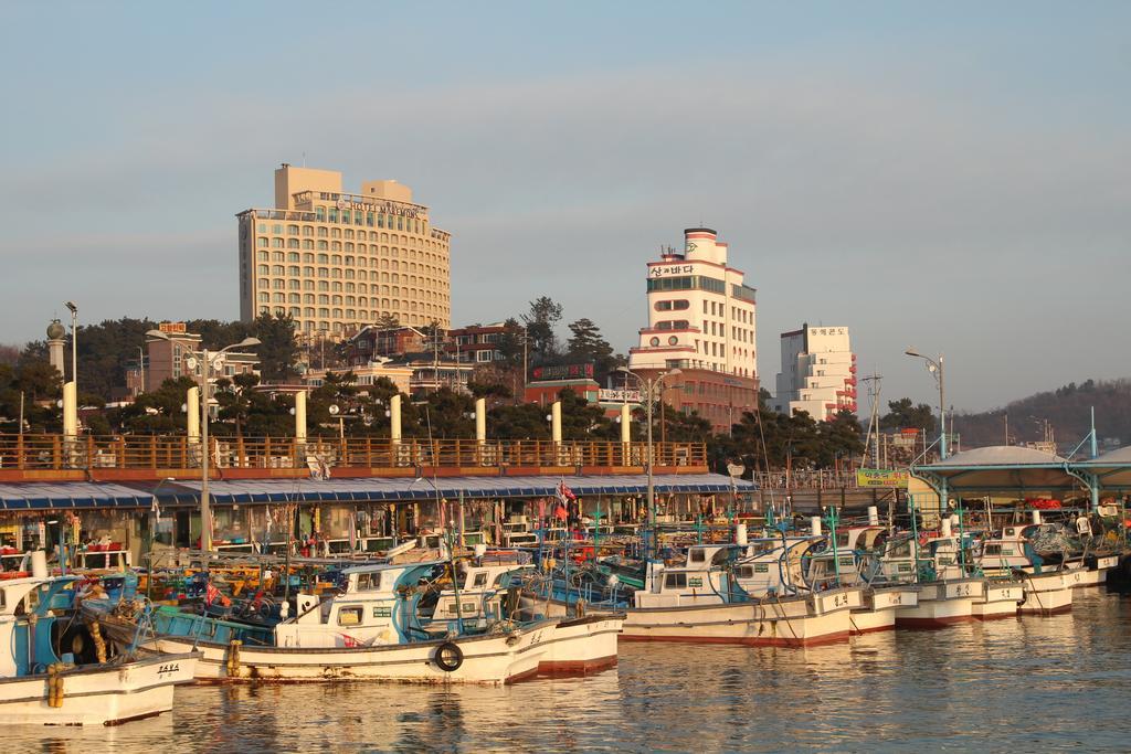 Benikea Hotel Mountain & Ocean Daepohang Сокчхо Экстерьер фото